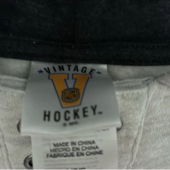 Boston Bruins Gray Hoodie - Picture 6 of 7